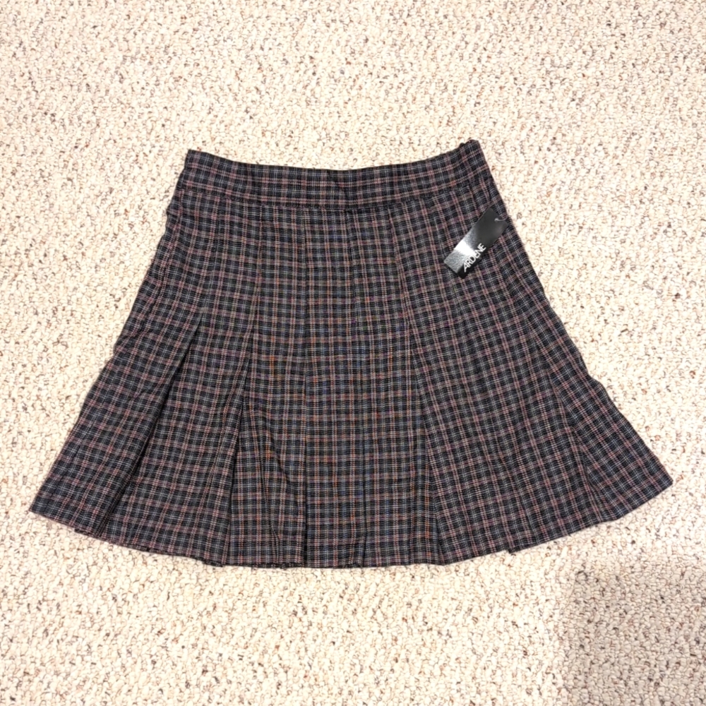 Plaid mini pleated skirt